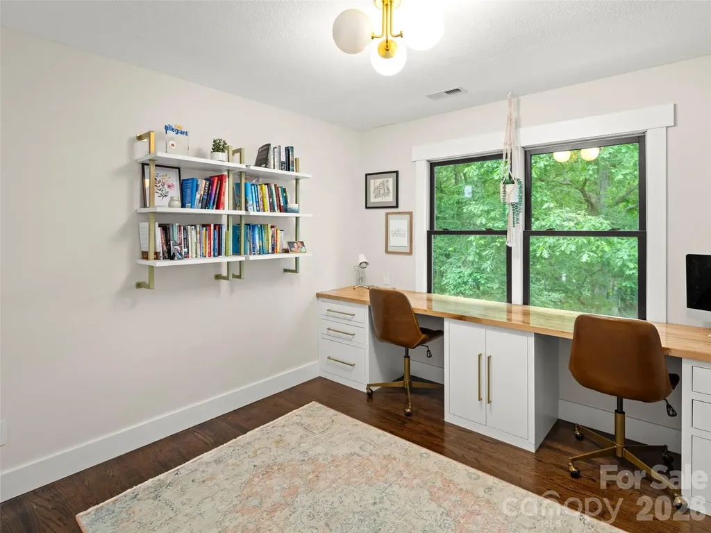 1130 New Castle Court Asheville NC 28803