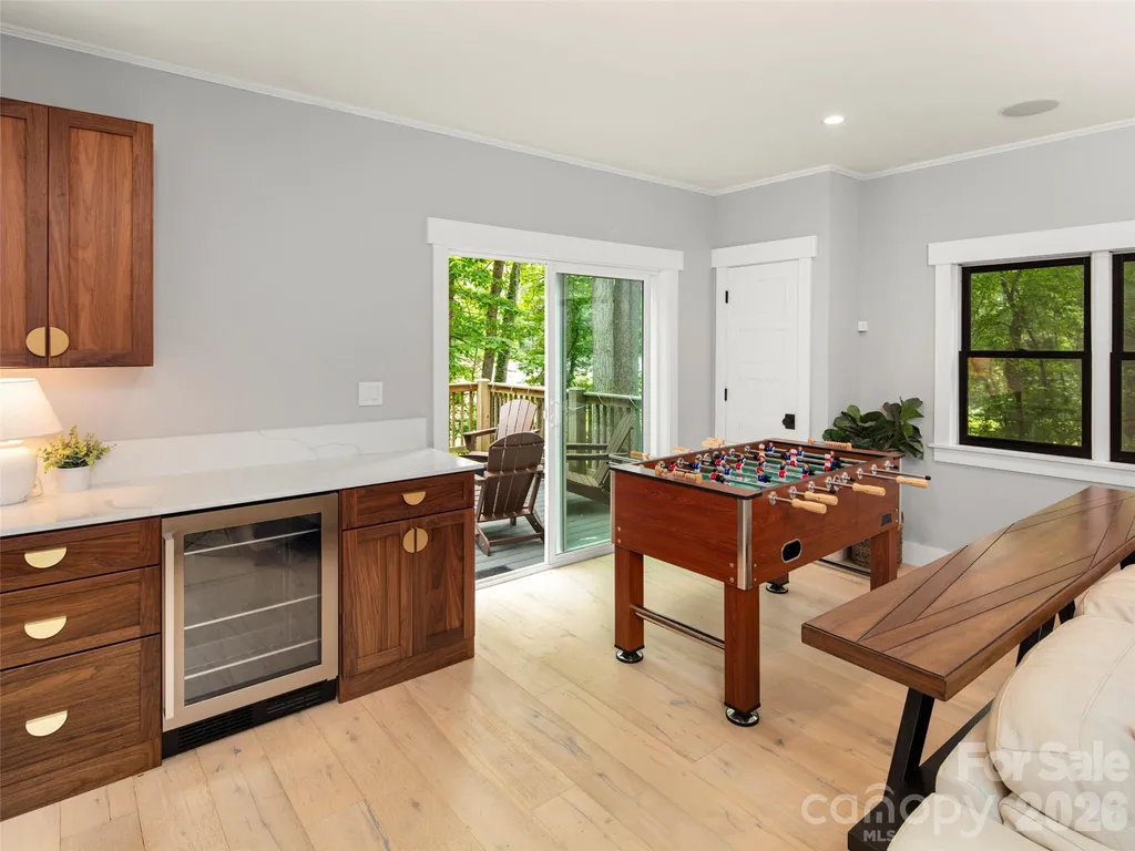 1130 New Castle Court Asheville NC 28803