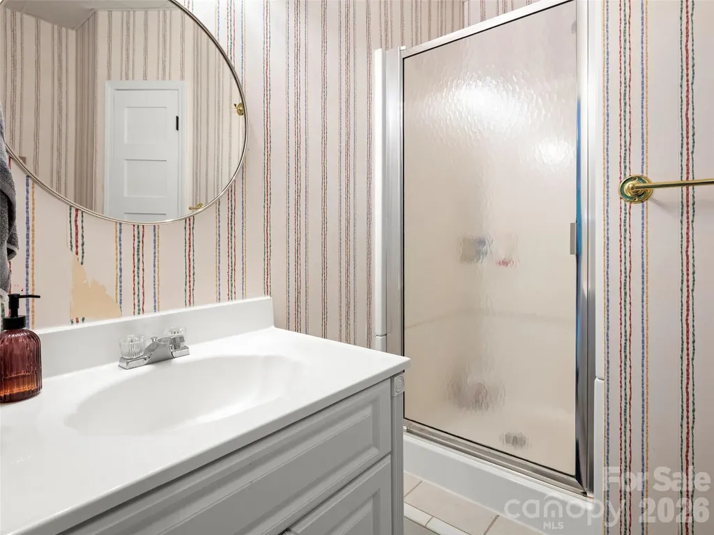1130 New Castle Court Asheville NC 28803