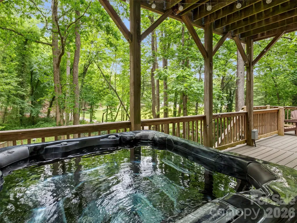 1130 New Castle Court Asheville NC 28803