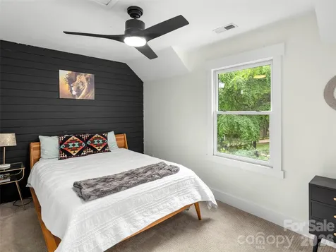 1130 New Castle Court Asheville NC 28803