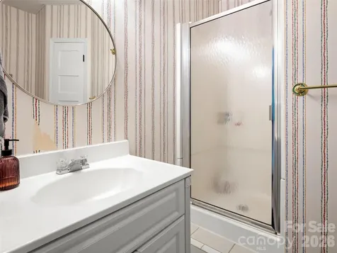 1130 New Castle Court Asheville NC 28803