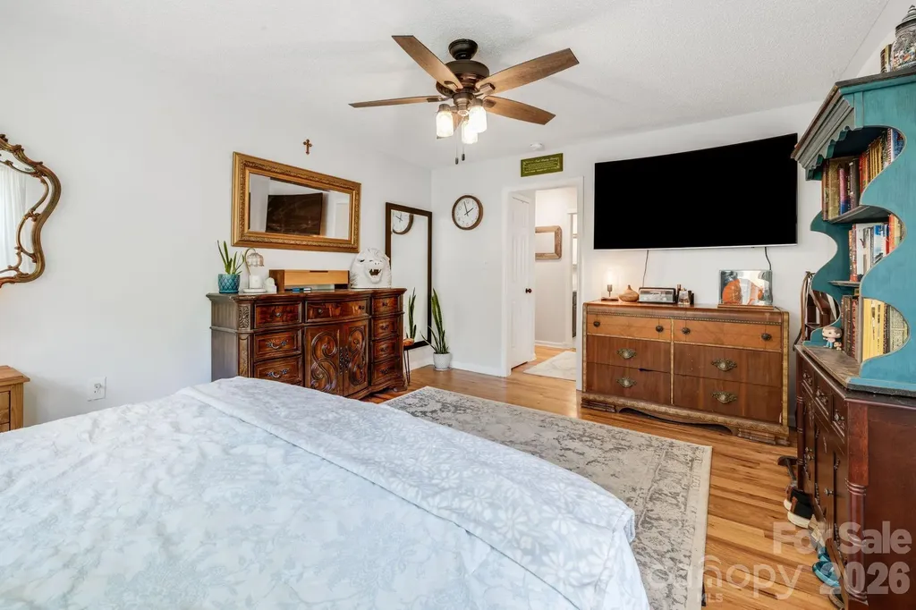 747 Osborne Road Clyde NC 28721