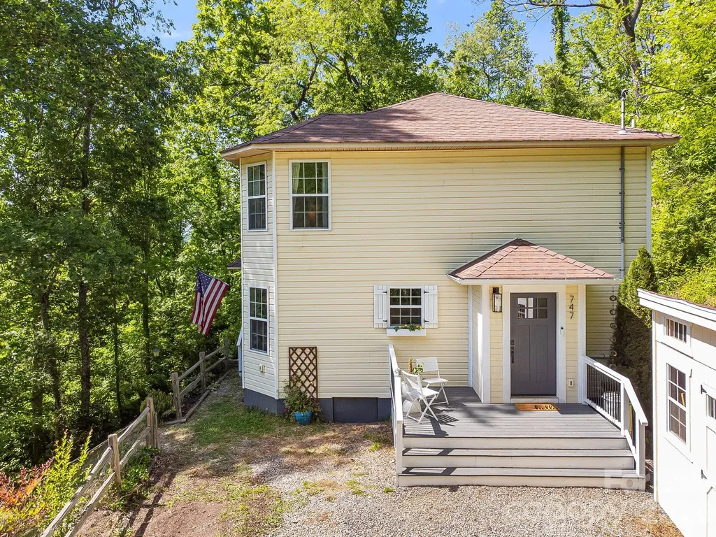 747 Osborne Road Clyde NC 28721