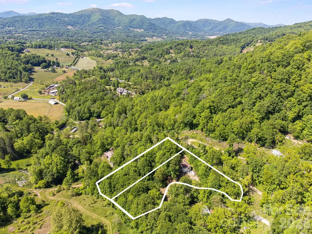 747 Osborne Road Clyde NC 28721