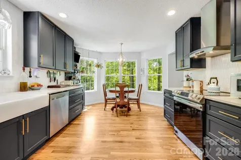 747 Osborne Road Clyde NC 28721