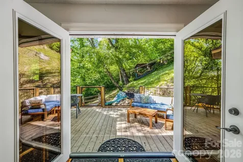 747 Osborne Road Clyde NC 28721