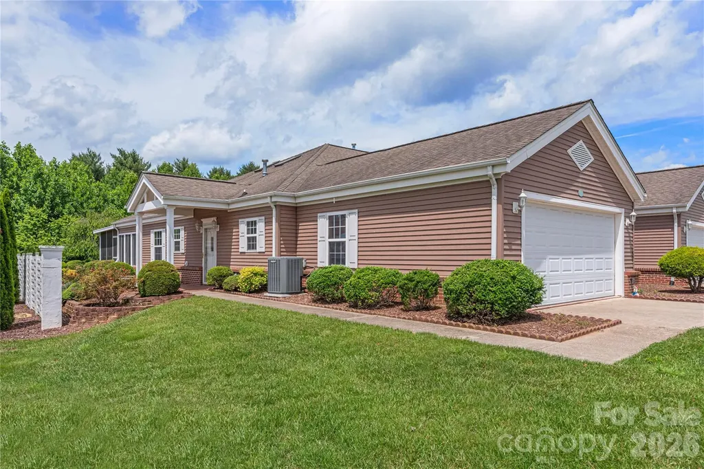 11 Heather Way Candler NC 28715