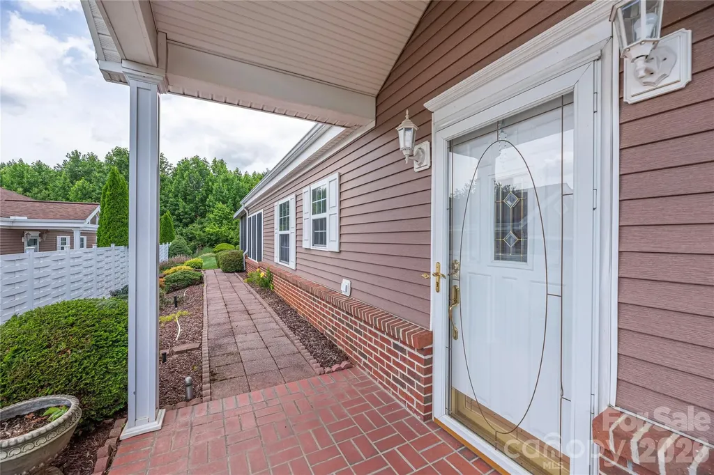 11 Heather Way Candler NC 28715