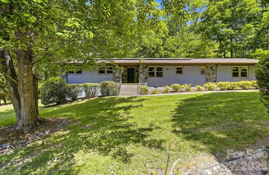 106 Muirfield Court Hendersonville NC 28791