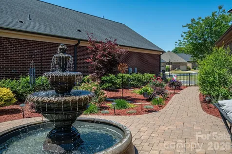 5228 Courtyard Lane Belmont NC 28012