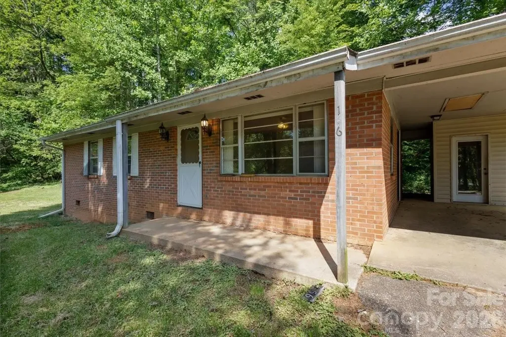 156 Old Sweetwater Road Robbinsville NC 28771