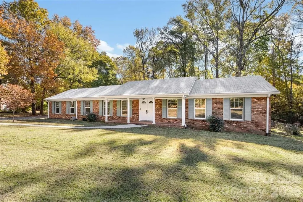 1840 Stoneyridge Drive Charlotte NC 28214