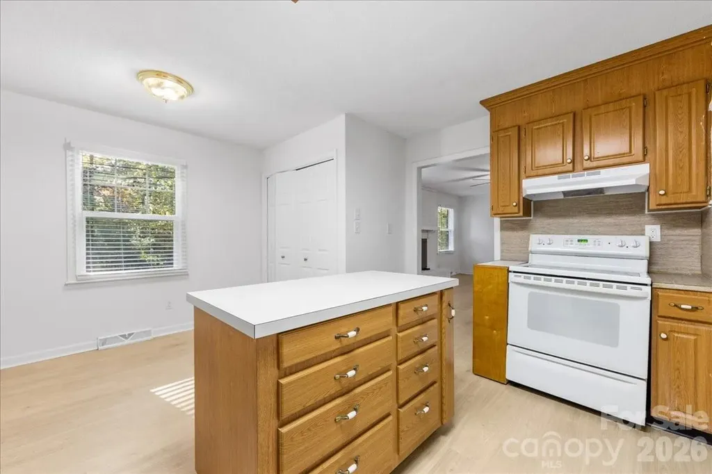 1840 Stoneyridge Drive Charlotte NC 28214