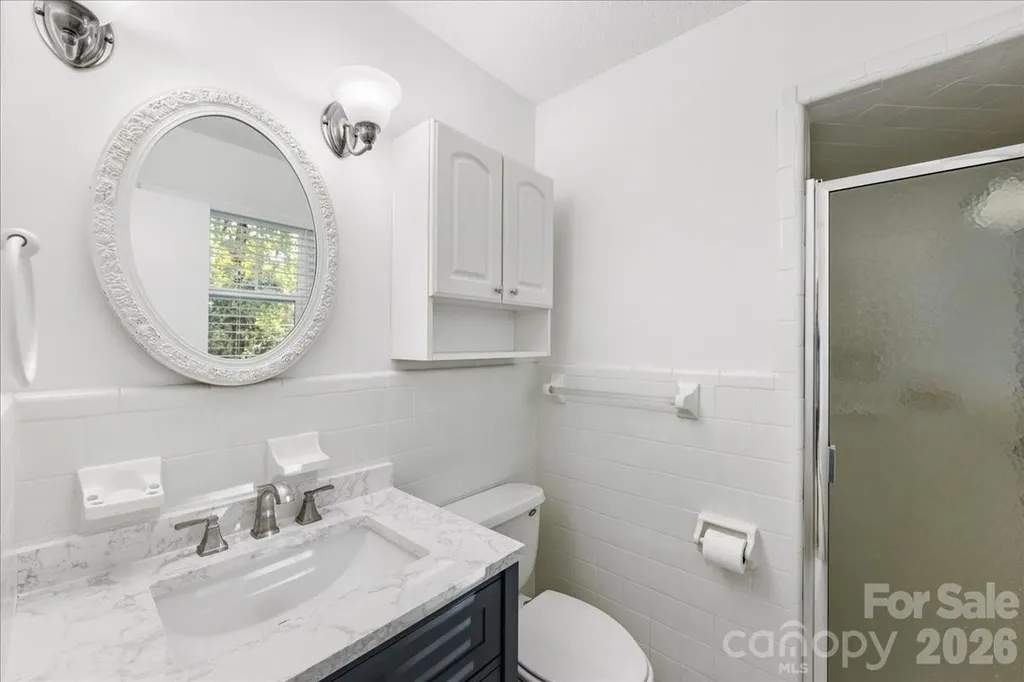 1840 Stoneyridge Drive Charlotte NC 28214