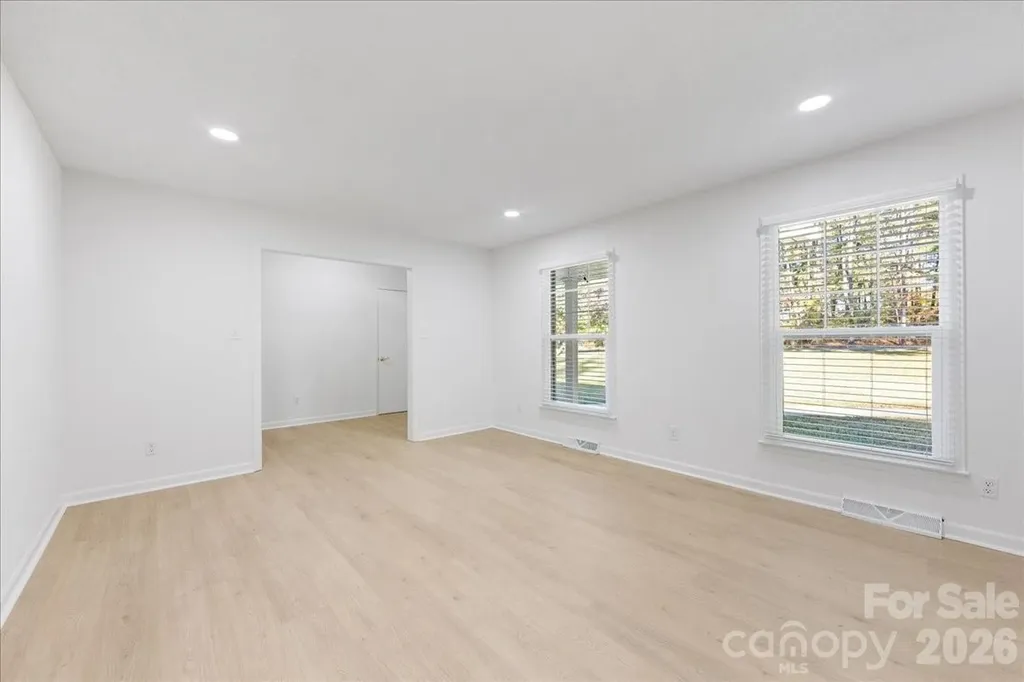 1840 Stoneyridge Drive Charlotte NC 28214