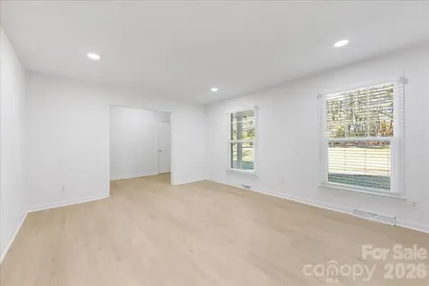 1840 Stoneyridge Drive Charlotte NC 28214