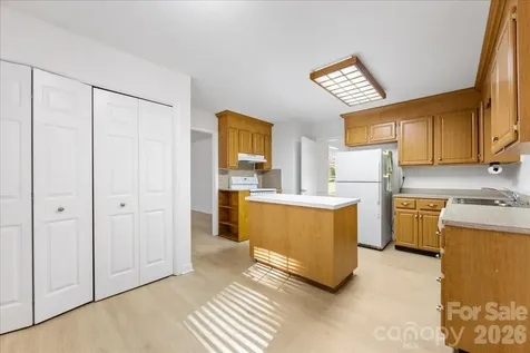 1840 Stoneyridge Drive Charlotte NC 28214