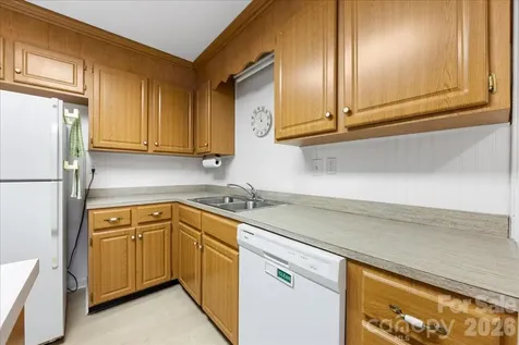 1840 Stoneyridge Drive Charlotte NC 28214