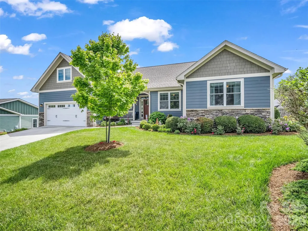 27 Spelter Street Hendersonville NC 28792