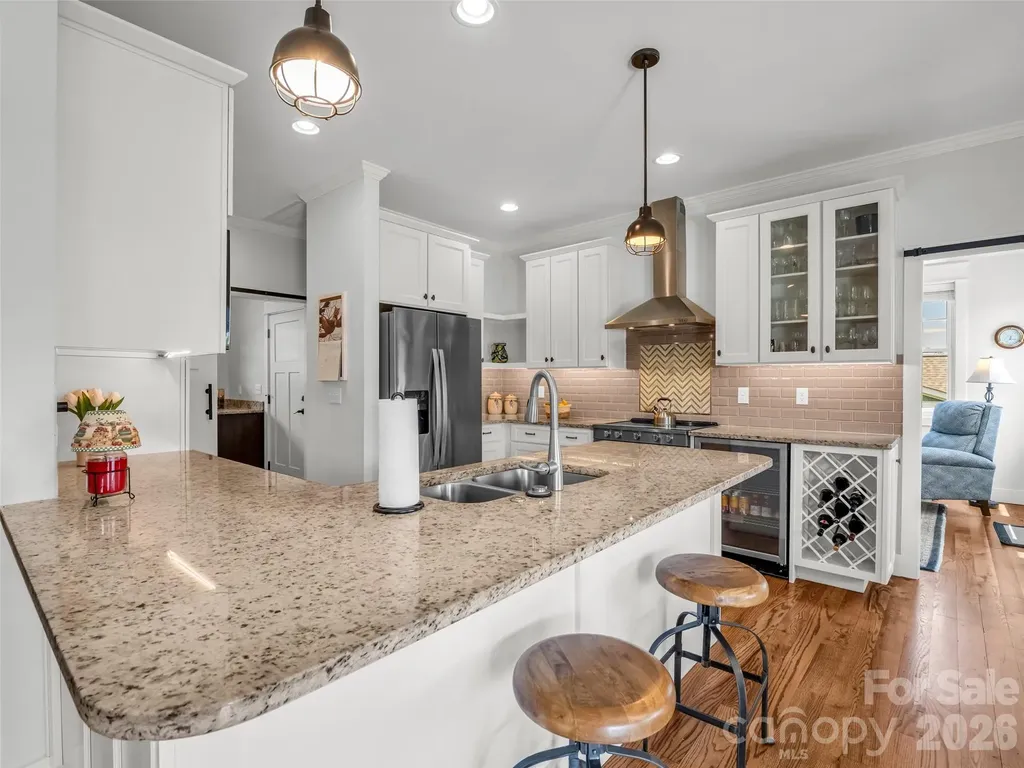 27 Spelter Street Hendersonville NC 28792