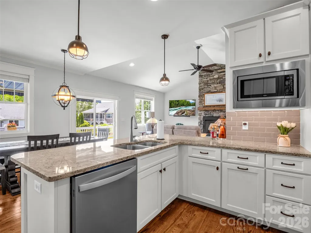 27 Spelter Street Hendersonville NC 28792