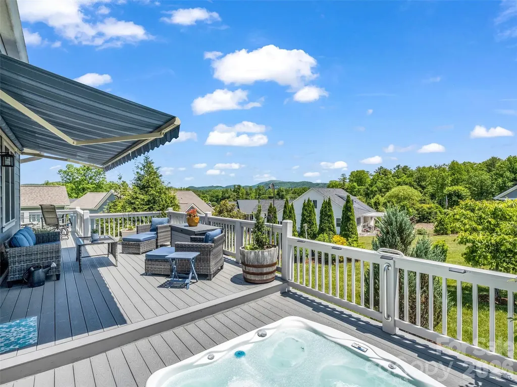 27 Spelter Street Hendersonville NC 28792