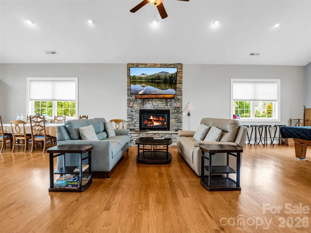 27 Spelter Street Hendersonville NC 28792