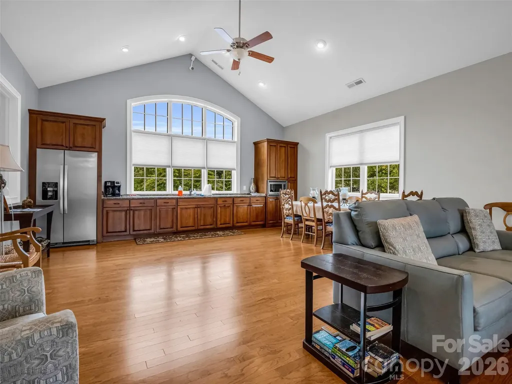 27 Spelter Street Hendersonville NC 28792