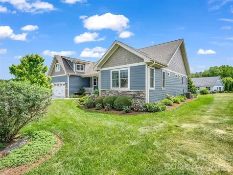 27 Spelter Street Hendersonville NC 28792