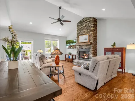 27 Spelter Street Hendersonville NC 28792