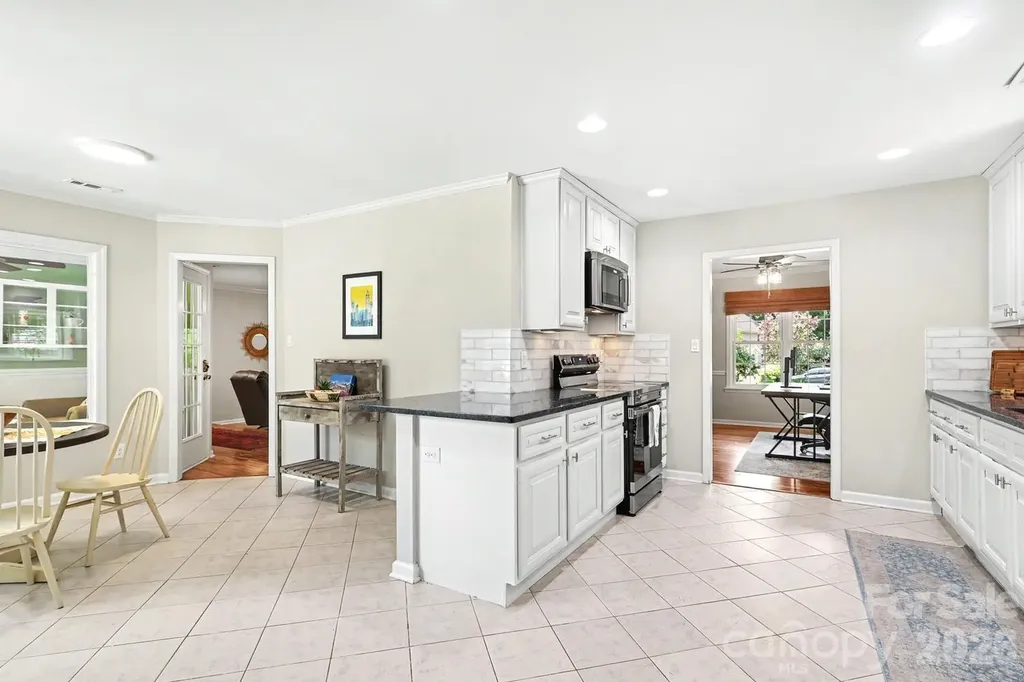 8207 White Horse Lane Charlotte NC 28270