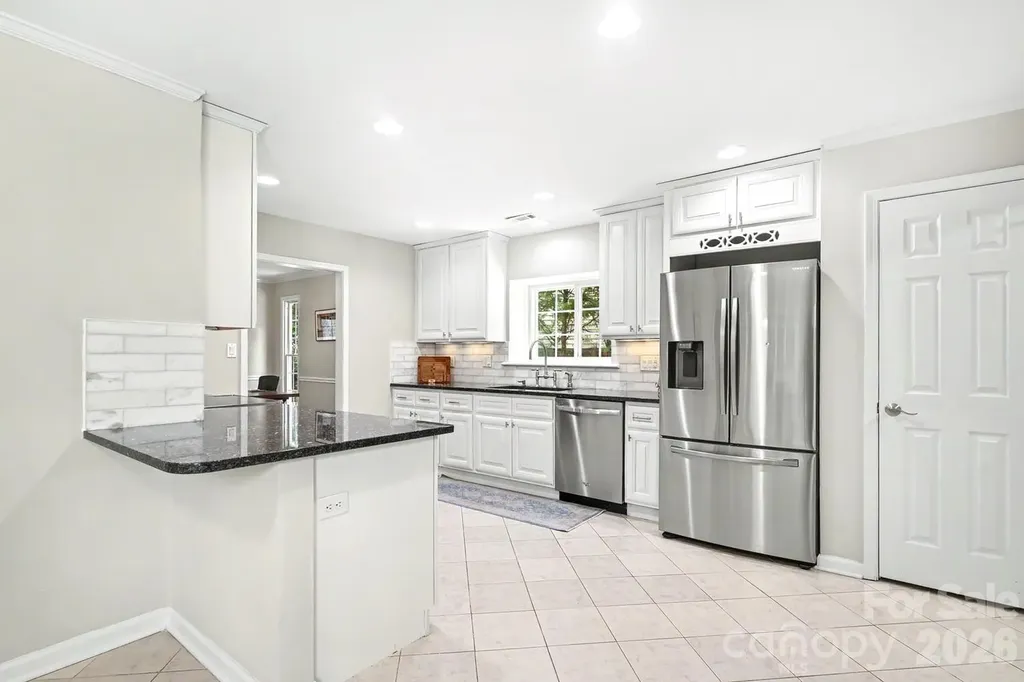 8207 White Horse Lane Charlotte NC 28270