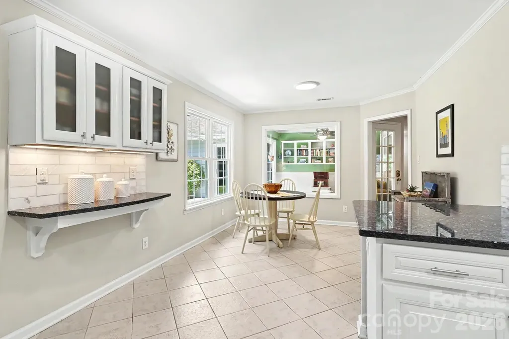 8207 White Horse Lane Charlotte NC 28270