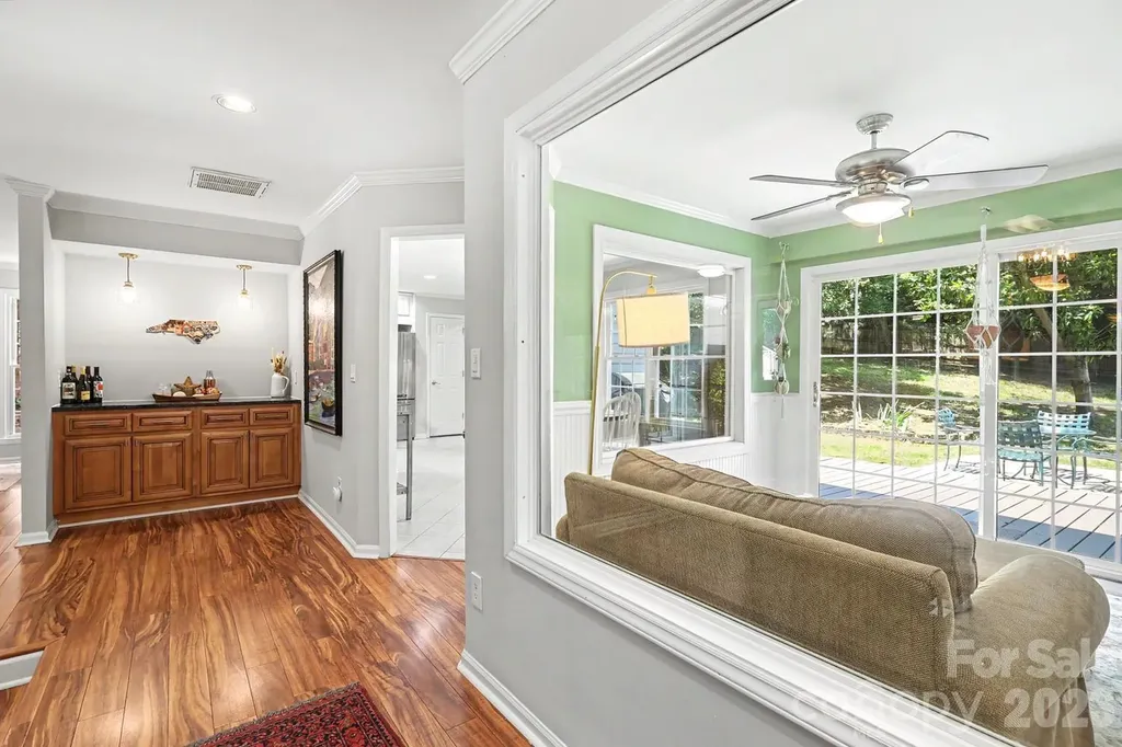 8207 White Horse Lane Charlotte NC 28270