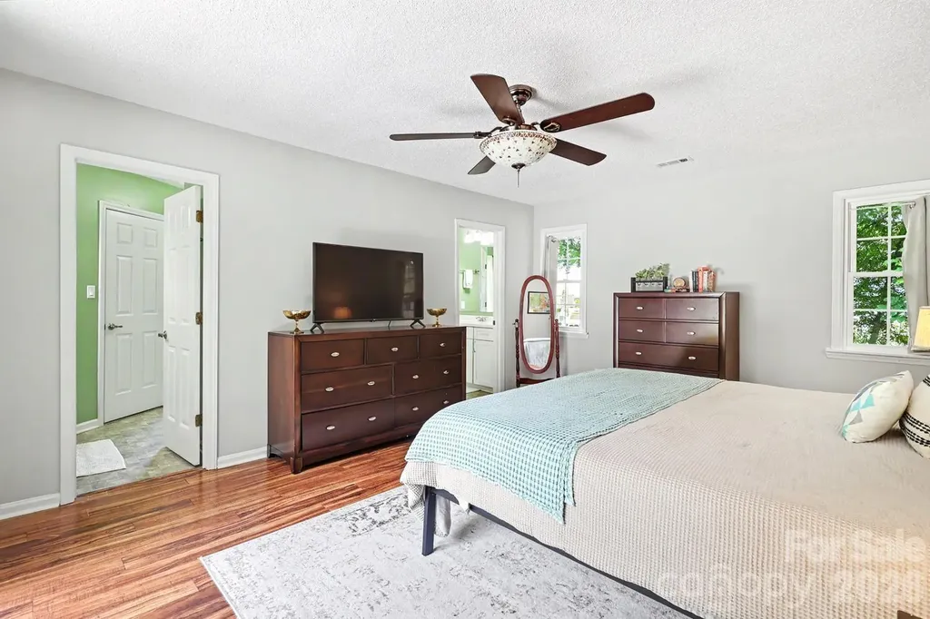 8207 White Horse Lane Charlotte NC 28270