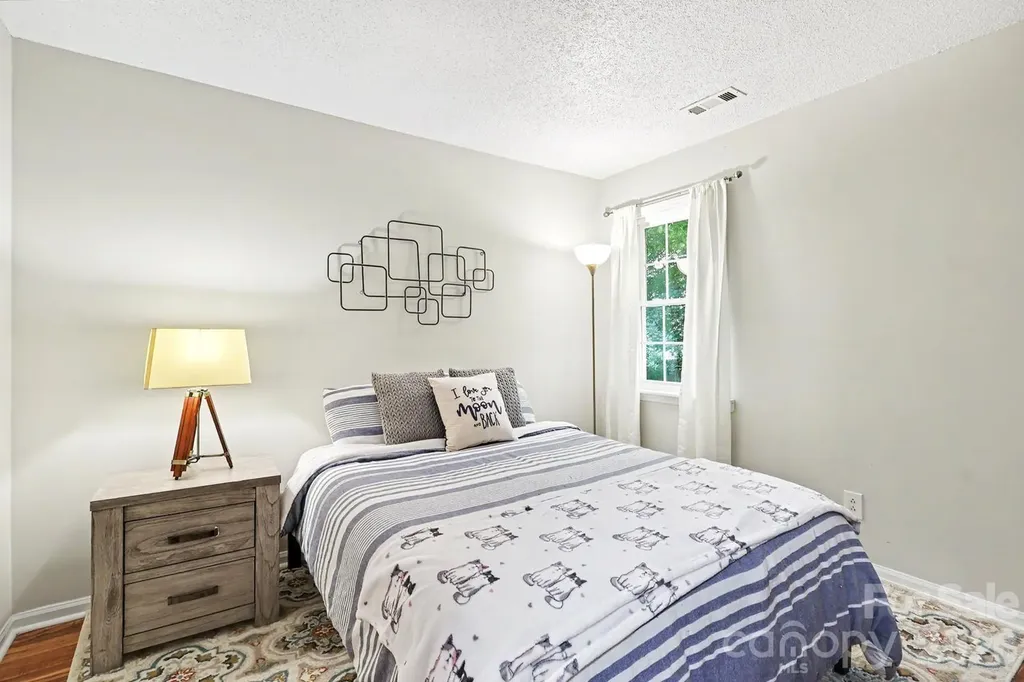 8207 White Horse Lane Charlotte NC 28270
