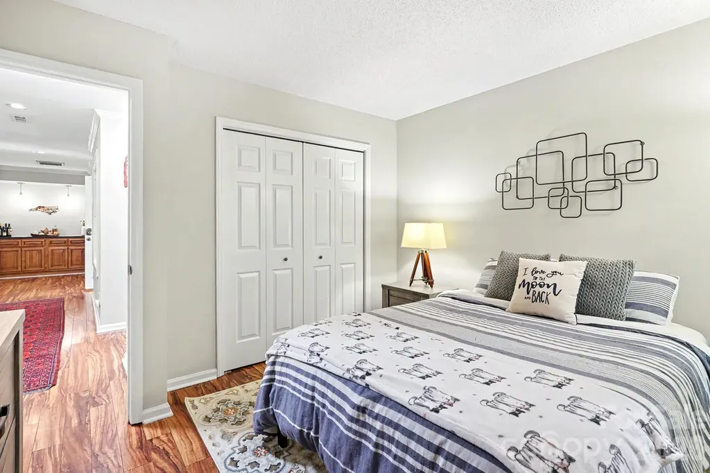 8207 White Horse Lane Charlotte NC 28270
