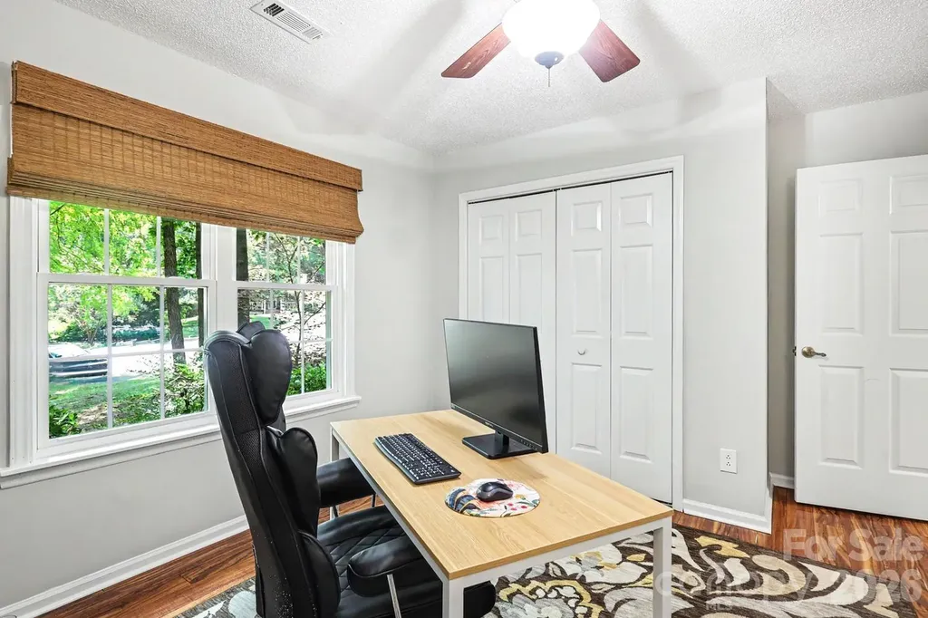 8207 White Horse Lane Charlotte NC 28270