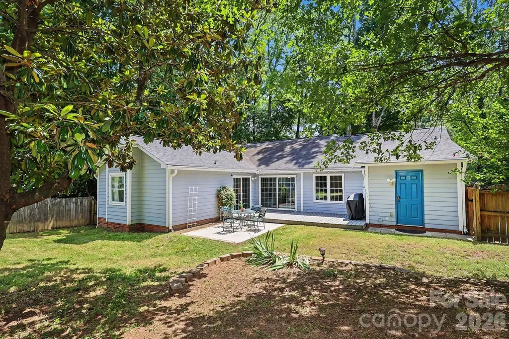 8207 White Horse Lane Charlotte NC 28270