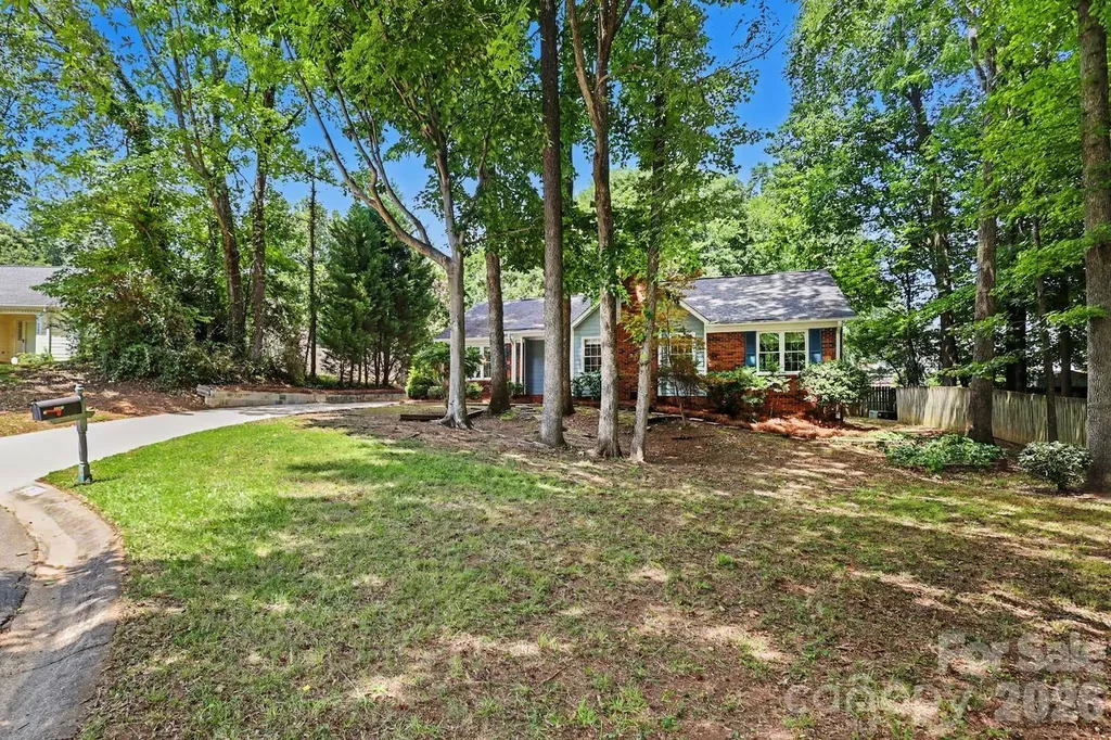 8207 White Horse Lane Charlotte NC 28270