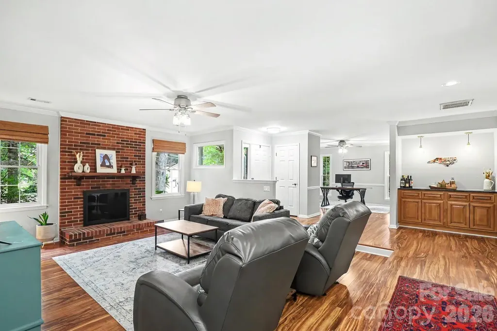 8207 White Horse Lane Charlotte NC 28270