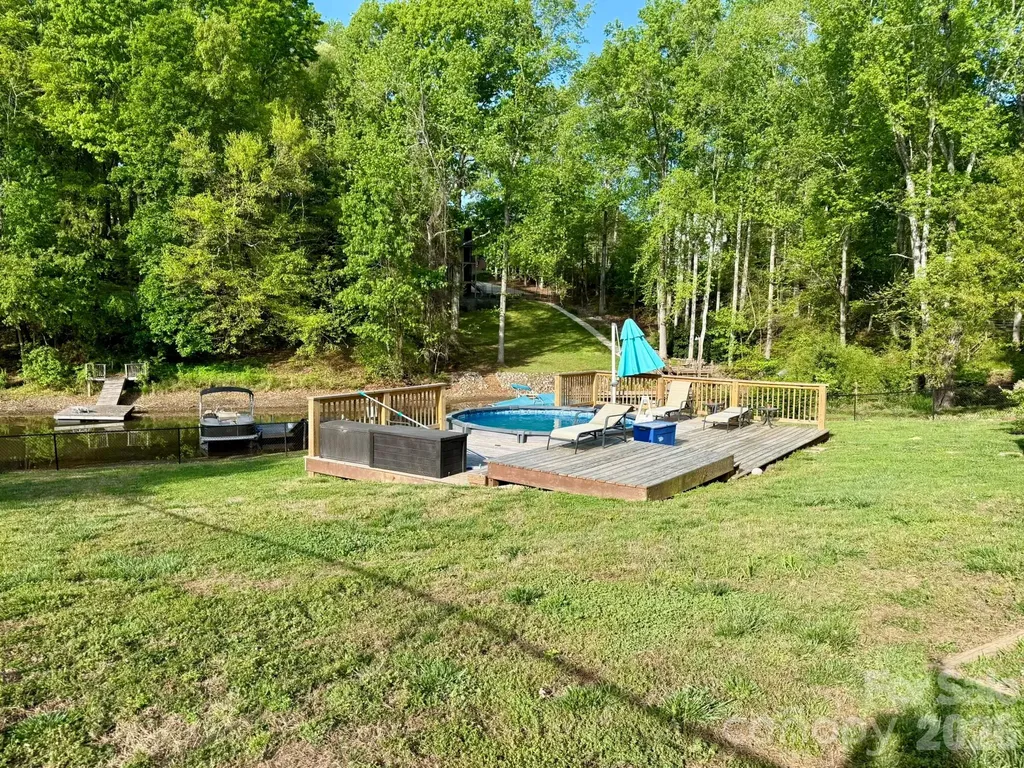 2678 Lake Shore Road S Denver NC 28037
