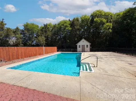 8400 Chestnut Oak Court Harrisburg NC 28075