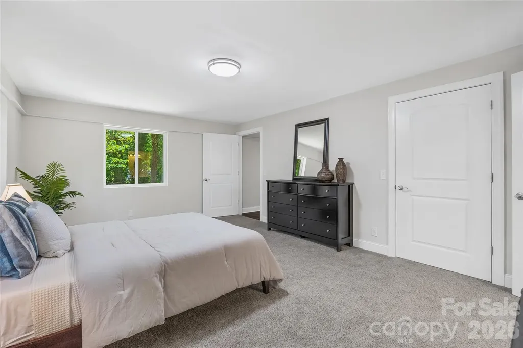 2111 Shalimar Drive Charlotte NC 28216