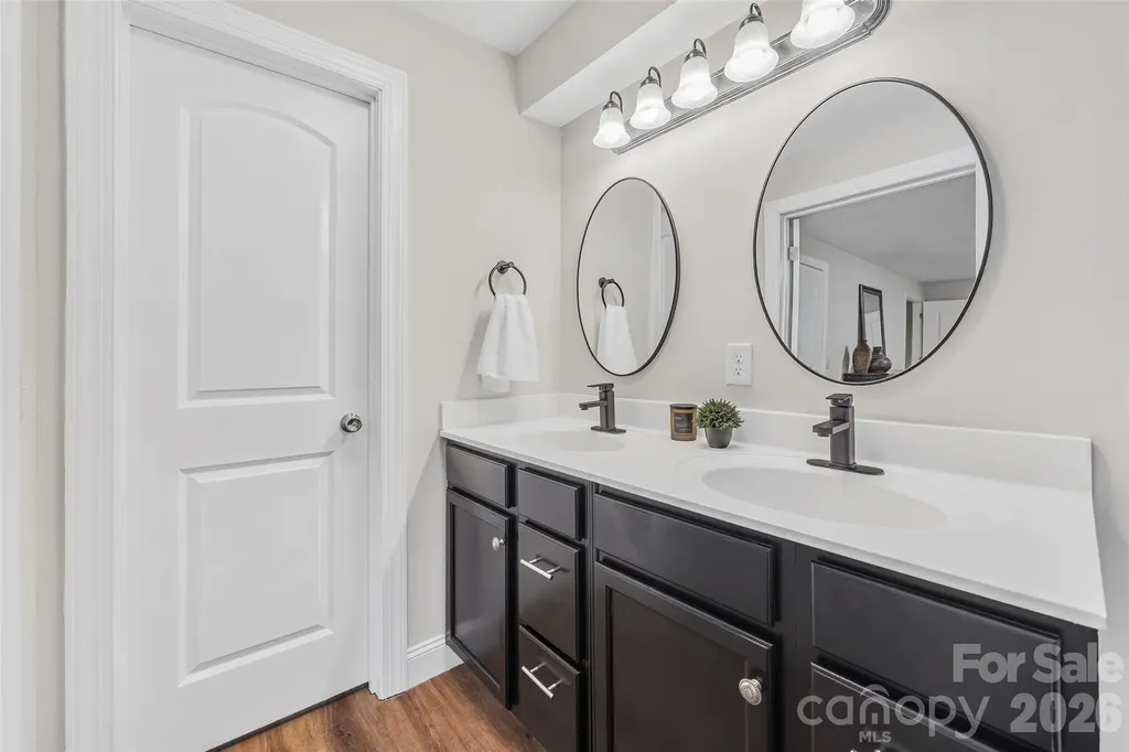 2111 Shalimar Drive Charlotte NC 28216