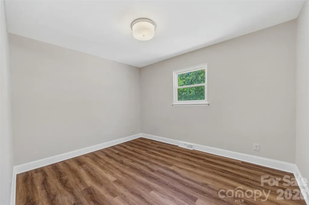2111 Shalimar Drive Charlotte NC 28216