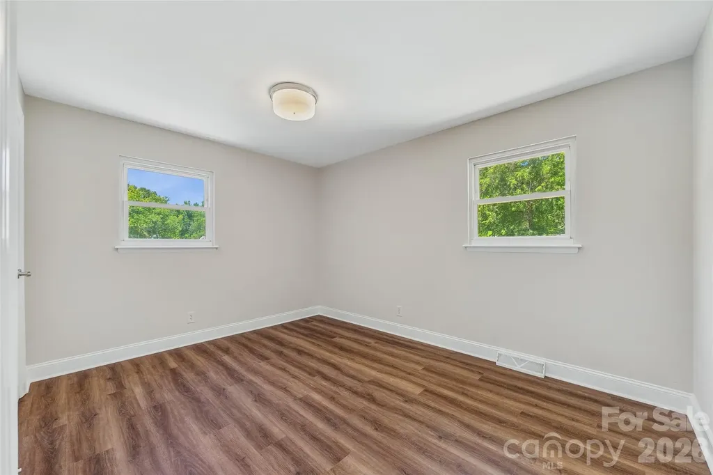 2111 Shalimar Drive Charlotte NC 28216