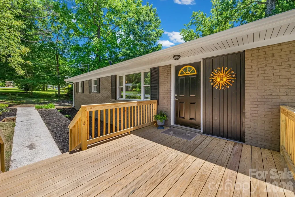 2111 Shalimar Drive Charlotte NC 28216