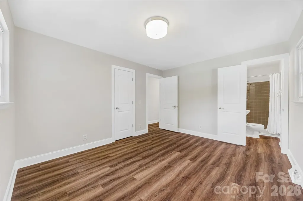 2111 Shalimar Drive Charlotte NC 28216